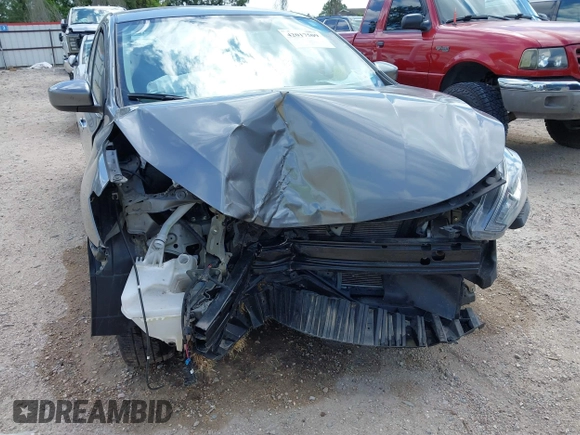 2017 Nissan Sentra S with VIN 3N1AB7AP7HY320035, listed as a IAAI auction lot 42017509 with 31,650 mi miles and . Bid and sale history available at DreamBid. Image 6.