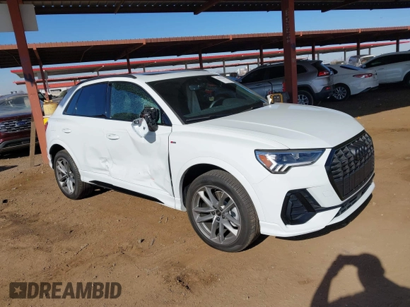 2024 Audi Q3 S line Premium Plus z VIN WA1EECF33R1112786, wystawiony jako IAAI lot #41611539 z przebiegiem 6372 mil mil oraz . Historia ofert i sprzedaży dostępna na DreamBid. Obrazek 1.