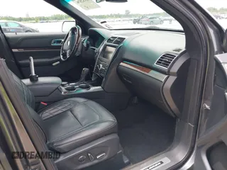 2016 Ford Explorer Platinum z VIN 1FM5K8HT2GGD04330, wystawiony jako IAAI lot #42462634 z przebiegiem 167 468 mil mil oraz . Historia ofert i sprzedaży dostępna na DreamBid. Obrazek 5.