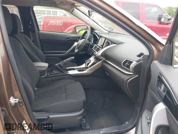 2020 Mitsubishi Eclipse Cross ES z VIN JA4AS3AAXLZ021438, wystawiony jako IAAI lot #41900181 z przebiegiem 91 306 mil mil oraz . Historia ofert i sprzedaży dostępna na DreamBid. Obrazek 5.