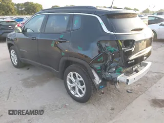 2024 Jeep Compass Latitude с VIN 3C4NJDBN4RT117244, выставлен на аукционе IAAI как лот 42702449 с пробегом 31 533 миль миль и . История ставок и продаж доступна на DreamBid. Изображение 3.
