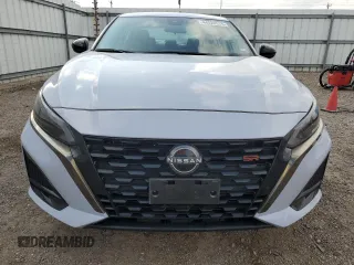 2024 Nissan Altima 2.5 SR with VIN 1N4BL4CVXRN398936, listed as a Copart auction lot 44520575 with 8,916 mi miles and Salvage Title. Bid and sale history available at carsss.com. Image 5.