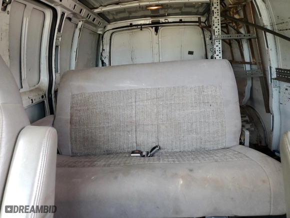 2006 Chevrolet Express Cargo Van with VIN 1GCHG35U761242721, listed as a Copart auction lot 75036204 with 253,979 mi miles and Clean Title. Bid and sale history available at carsss.com. Image 10.
