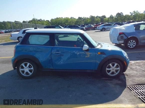 2008 MINI Hardtop with VIN WMWMF33568TT67727, listed as a IAAI auction lot 41985166 with 158,579 mi miles and . Bid and sale history available at DreamBid. Image 13.