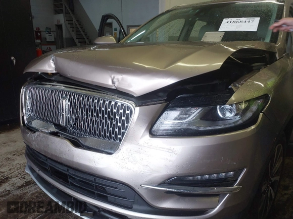 2019 Lincoln MKC Reserve with VIN 5LMTJ3DH4KUL20647, listed as a IAAI auction lot 41868447 with 64,403 mi miles and . Bid and sale history available at DreamBid. Image 6.