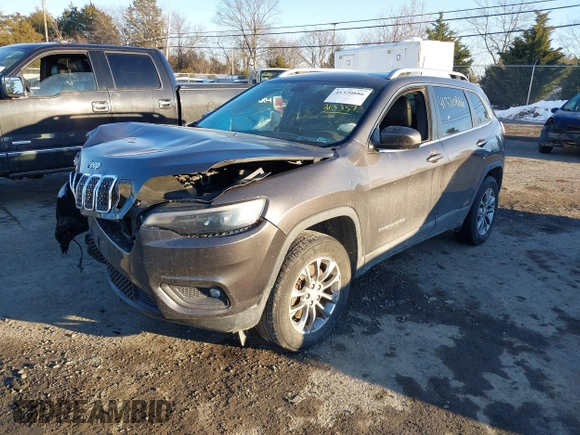 2019 Jeep Cherokee Altitude with VIN 1C4PJMLN0KD213357, listed as a IAAI auction lot 41320886 with 136,506 mi miles. Bid and sale history available at carsss.com. Image 2.