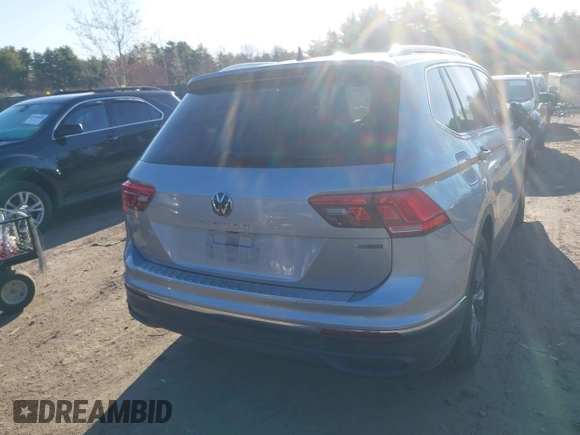 2023 Volkswagen Tiguan SE z VIN 3VVMB7AX4PM128007, wystawiony jako IAAI lot #42069544 z przebiegiem 19 994 mil mil oraz . Historia ofert i sprzedaży dostępna na DreamBid. Obrazek 16.