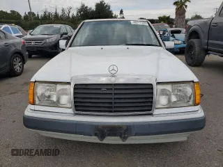 1992 Mercedes-Benz 400 with VIN WDBEA34E9NB732177, listed as a Copart auction lot 46317205 with 254,133 mi miles and Clean Title. Bid and sale history available at carsss.com. Image 5.