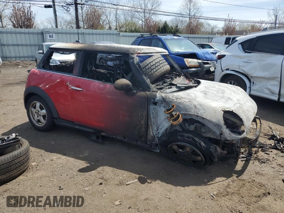 2008 MINI Hardtop with VIN WMWMF33558TT60087, listed as a Copart auction lot 54344615 with Not Provided miles and Non Repairable. Bid and sale history available at DreamBid. Image 4.