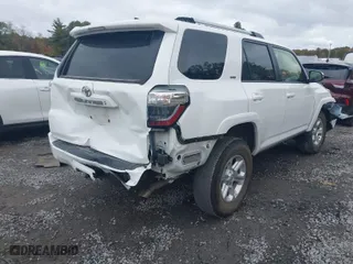 2024 Toyota 4Runner SR5 Premium with VIN JTENU5JR5R6218655, listed as a IAAI auction lot 40615924 with 9,497 mi miles. Bid and sale history available at carsss.com. Image 4.