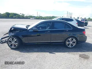 2014 Mercedes-Benz C 250 Sport с VIN WDDGF4HB1ER306501, выставлен на аукционе IAAI как лот 42261939 с пробегом 69 729 миль миль и . История ставок и продаж доступна на DreamBid. Изображение 15.