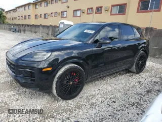 2024 Porsche Cayenne S z VIN WP1AL2AY7RDA33299, wystawiony jako Copart lot #60818305 z przebiegiem 3 599 mil mil oraz Nie do naprawy • Non repairable. Historia ofert i sprzedaży dostępna na DreamBid. Obrazek 1.