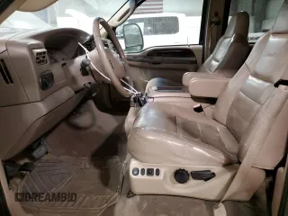 2003 Ford Excursion Limited z VIN 1FMNU43S43EA49493, wystawiony jako Copart lot #84454084 z przebiegiem 280 429 mil mil oraz Szkoda całkowita • Salvage title. Historia ofert i sprzedaży dostępna na DreamBid. Obrazek 7.