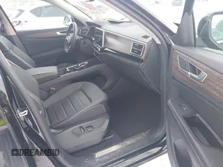 2024 Volkswagen Atlas SEL with VIN 1V2BR2CA3RC513283, listed as a IAAI auction lot 41565795 with 6,624 mi miles and . Bid and sale history available at DreamBid. Image 5.