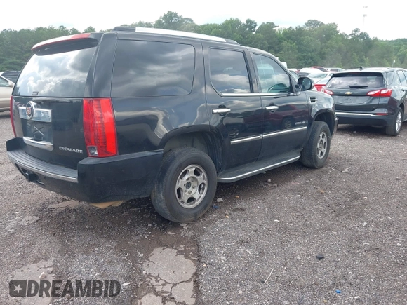 2007 Cadillac Escalade z VIN 1GYFK638X7R420955, wystawiony jako IAAI lot #42313073 z przebiegiem 175 578 mil mil oraz . Historia ofert i sprzedaży dostępna na DreamBid. Obrazek 4.