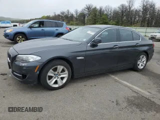 2013 BMW 5 Series 528i xDrive z VIN WBAXH5C51DDW14322, wystawiony jako Copart lot #57292575 z przebiegiem 116 463 mil mil oraz Tytuł czysty. Historia ofert i sprzedaży dostępna na DreamBid. Obrazek 1.