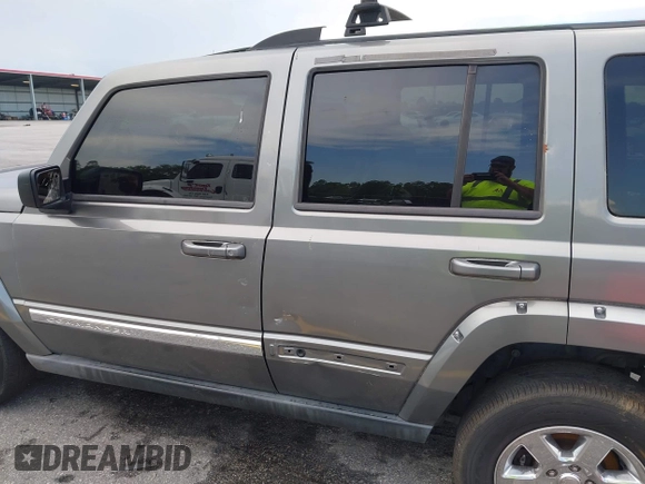 2007 Jeep Commander Limited with VIN 1J8HH58297C636318, listed as a IAAI auction lot 42105138 with 149,972 mi miles and . Bid and sale history available at DreamBid. Image 15.