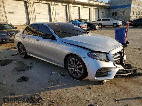 2018 Mercedes-Benz E 300 с VIN WDDZF4KBXJA385404, выставлен на аукционе Copart как лот 48992845 с пробегом 134 552 миль миль и На запчасти • Non repairable. История ставок и продаж доступна на DreamBid. Изображение 4.