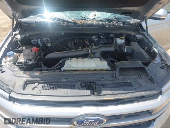 2022 Ford Expedition XLT z VIN 1FMJU1HTXNEA49452, wystawiony jako IAAI lot #41981687 z przebiegiem 42 396 mil mil oraz . Historia ofert i sprzedaży dostępna na DreamBid. Obrazek 10.