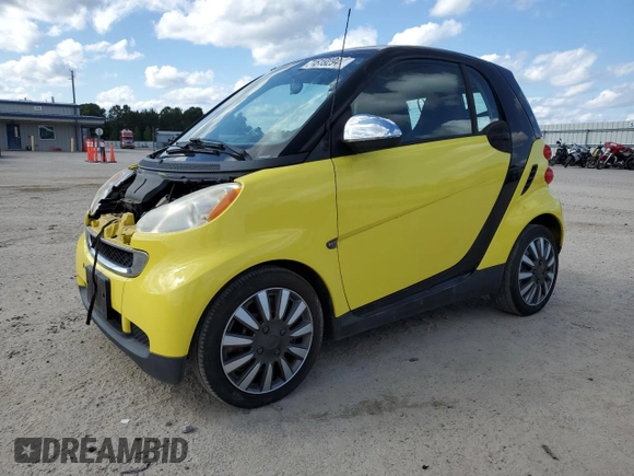 2010 Smart fortwo Pure z VIN WMEEJ3BAXAK371054, wystawiony jako Copart lot #71819294 z przebiegiem 103 177 mil mil oraz Szkoda całkowita • Salvage title. Historia ofert i sprzedaży dostępna na DreamBid. Obrazek 1.