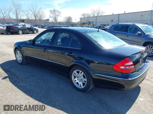 2006 Mercedes-Benz E-Class 3.5L with VIN WDBUF87JX6X181863, listed as a IAAI auction lot 41884272 with 195,315 mi miles. Bid and sale history available at carsss.com. Image 3.