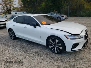 2022 Volvo S60 Momentum with VIN 7JRL12FZ5NG160791, listed as a Copart auction lot 75490104 with 39,501 mi miles and Salvage Title. Bid and sale history available at carsss.com. Image 4.