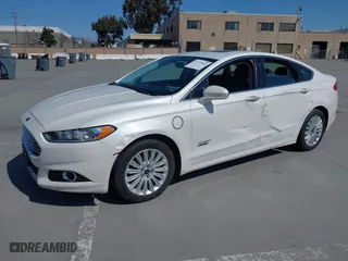 2013 Ford Fusion Energi Titanium with VIN 3FA6P0SU3DR273676, listed as a IAAI auction lot 41777822 with 189,283 mi miles. Bid and sale history available at carsss.com. Image 17.