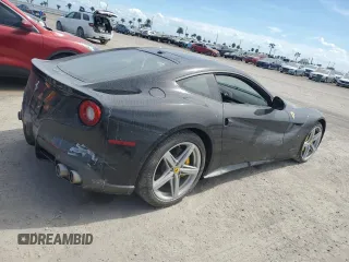2017 Ferrari F12 z VIN ZFF74UFA8H0220199, wystawiony jako Copart lot #75630184 z przebiegiem Nie podano mil oraz Szkody całkowita. Historia ofert i sprzedaży dostępna na DreamBid. Obrazek 3.