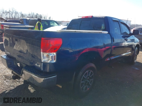 2013 Toyota Tundra z VIN 5TFUM5F14DX043076, wystawiony jako IAAI lot #41633905 z przebiegiem 157 850 mil mil oraz . Historia ofert i sprzedaży dostępna na DreamBid. Obrazek 4.