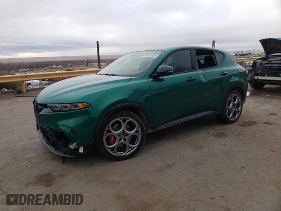2024 Alfa Romeo Tonale Veloce z VIN ZASPATDW7R3055525, wystawiony jako Copart lot #45515505 z przebiegiem 4 503 mil mil oraz Szkoda całkowita • Salvage title. Historia ofert i sprzedaży dostępna na DreamBid. Obrazek 1.