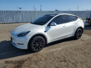 2022 Tesla Model Y Long Range with VIN 7SAYGDEE1NF339663, listed as a Copart auction lot 49771965 with 33,734 mi miles and Salvage Title. Bid and sale history available at carsss.com. Image 1.
