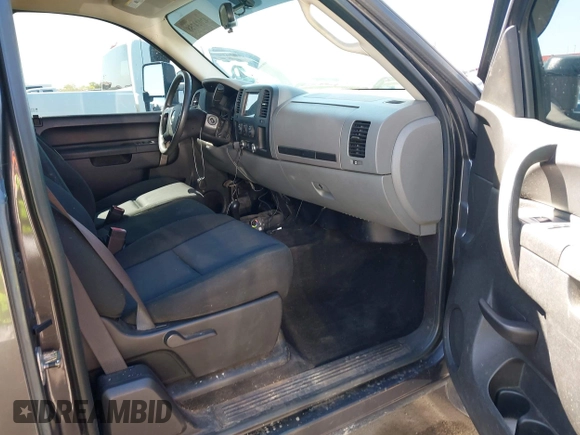 2010 Chevrolet Silverado 1500 LS with VIN 1GCSKREAXAZ137064, listed as a IAAI auction lot 42024758 with 125,401 mi miles and . Bid and sale history available at DreamBid. Image 5.