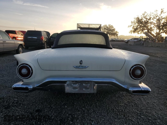 1957 Ford Thunderbird with VIN D7FH158268, listed as a Copart auction lot 78925354 with 5,740 mi miles and Salvage Title. Bid and sale history available at DreamBid. Image 6.