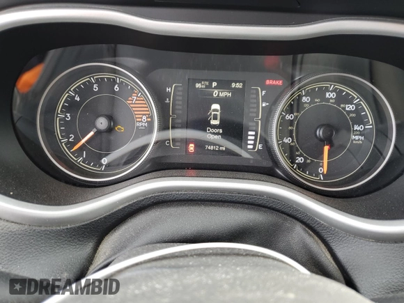 2018 Jeep Cherokee Latitude Plus with VIN 1C4PJLLX5JD612551, listed as a Copart auction lot 87692585 with 74,812 mi miles and Salvage Title. Bid and sale history available at carsss.com. Image 9.