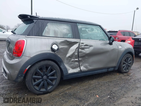 2018 MINI Hardtop Cooper S with VIN WMWXP7C59J2A47723, listed as a IAAI auction lot 41497829 with 31,461 mi miles and . Bid and sale history available at DreamBid. Image 17.
