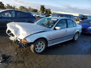 2000 BMW 5 Series 540i with VIN WBADN6343YGM69121, listed as a Copart auction lot 42965565 with 113,360 mi miles and Salvage title. Bid and sale history available at DreamBid. Image 1.