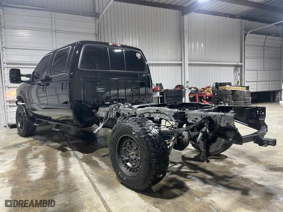 2003 Ford Super Duty F-350 SRW XL with VIN 1FTSW31P13ED34095, listed as a Copart auction lot 52832415 with 198,305 mi miles and Salvage Title. Bid and sale history available at carsss.com. Image 3.