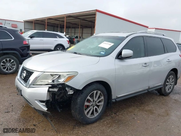 2014 Nissan Pathfinder SV with VIN 5N1AR2MN8EC663054, listed as a IAAI auction lot 41023768 with 177,994 mi miles. Bid and sale history available at carsss.com. Image 2.