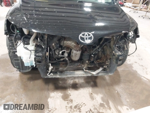 2010 Toyota Venza with VIN 4T3ZK3BB2AU025903, listed as a IAAI auction lot 41850784 with 176,930 mi miles. Bid and sale history available at carsss.com. Image 6.
