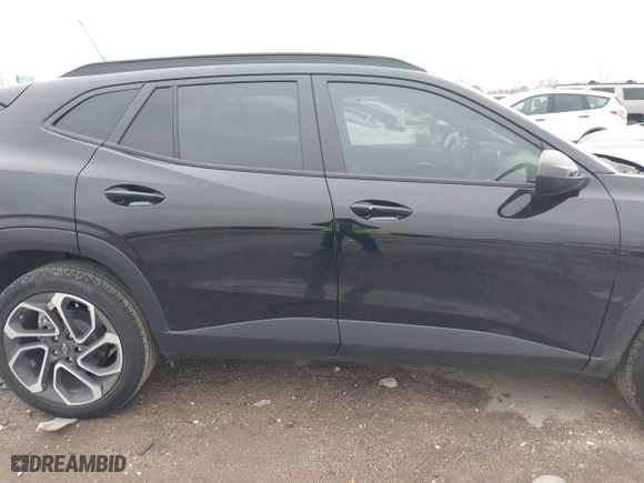 2025 Chevrolet Trax 2RS with VIN KL77LJEP3SC056210, listed as a IAAI auction lot 41295263 with 5,904 mi miles. Bid and sale history available at carsss.com. Image 13.