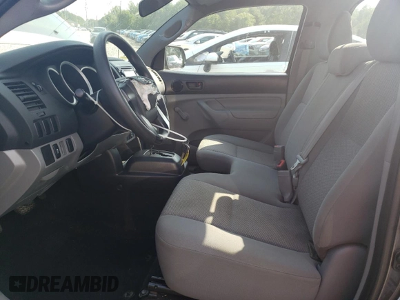 2014 Toyota Tacoma z VIN 5TFNX4CN0EX033112, wystawiony jako Copart lot #61796995 z przebiegiem 65 652 mil mil oraz Czysty tytuł • Clean title. Historia ofert i sprzedaży dostępna na DreamBid. Obrazek 7.