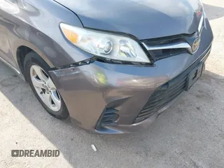 2018 Toyota Sienna LE Auto Access Seat with VIN 5TDKZ3DC2JS915905, listed as a IAAI auction lot 42027300 with 174,770 mi miles. Bid and sale history available at carsss.com. Image 17.
