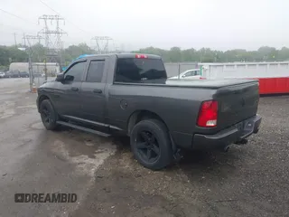 2015 Ram 1500 Express z VIN 1C6RR7FT4FS731476, wystawiony jako IAAI lot #42448640 z przebiegiem 104 713 mil mil oraz . Historia ofert i sprzedaży dostępna na DreamBid. Obrazek 3.