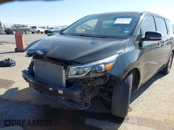 2017 Kia Sedona LX with VIN KNDMB5C19H6242338, listed as a IAAI auction lot 41916438 with 77,404 mi miles and . Bid and sale history available at DreamBid. Image 6.
