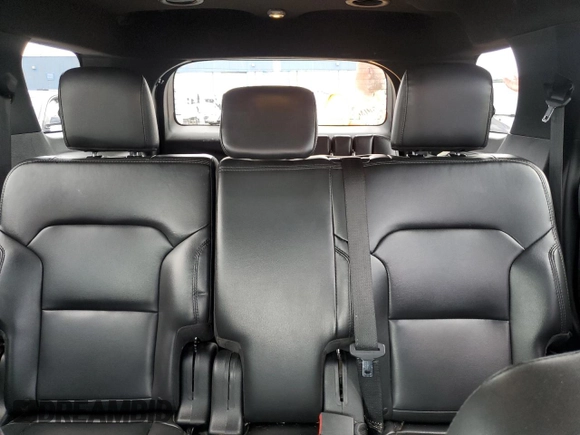 2019 Ford Explorer XLT z VIN 1FM5K7D8XKGA39080, wystawiony jako Copart lot #63707715 z przebiegiem 131 208 mil mil oraz Czysty tytuł • Clean title. Historia ofert i sprzedaży dostępna na DreamBid. Obrazek 10.