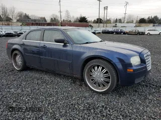 2005 Chrysler 300 with VIN 2C3JA43R75H169166, listed as a Copart auction lot 84252574 with 181,634 mi miles and Salvage Title. Bid and sale history available at carsss.com. Image 4.