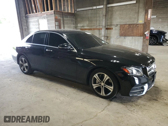 2017 Mercedes-Benz E 300 Luxury z VIN WDDZF4KB9HA215853, wystawiony jako Copart lot #60481375 z przebiegiem 99 900 mil mil oraz Szkoda całkowita • Salvage title. Historia ofert i sprzedaży dostępna na DreamBid. Obrazek 4.