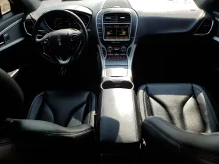 2018 Lincoln MKX Premiere z VIN 2LMPJ8JR7JBL38566, wystawiony jako Copart lot #70669944 z przebiegiem 69 860 mil mil oraz Szkoda całkowita • Salvage title. Historia ofert i sprzedaży dostępna na DreamBid. Obrazek 8.
