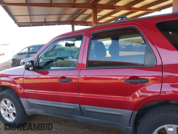 2006 Ford Escape XLT with VIN 1FMYU93126KB18365, listed as a IAAI auction lot 41889706 with 134,718 mi miles. Bid and sale history available at carsss.com. Image 14.