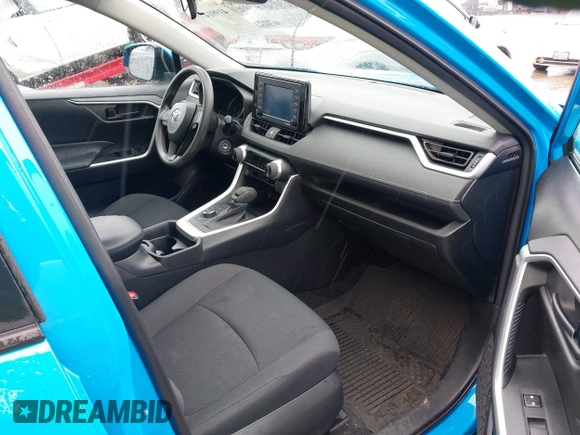 2021 Toyota RAV4 Hybrid LE with VIN 2T3MWRFV4MW117783, listed as a IAAI auction lot 41991477 with 39,675 mi miles. Bid and sale history available at carsss.com. Image 5.